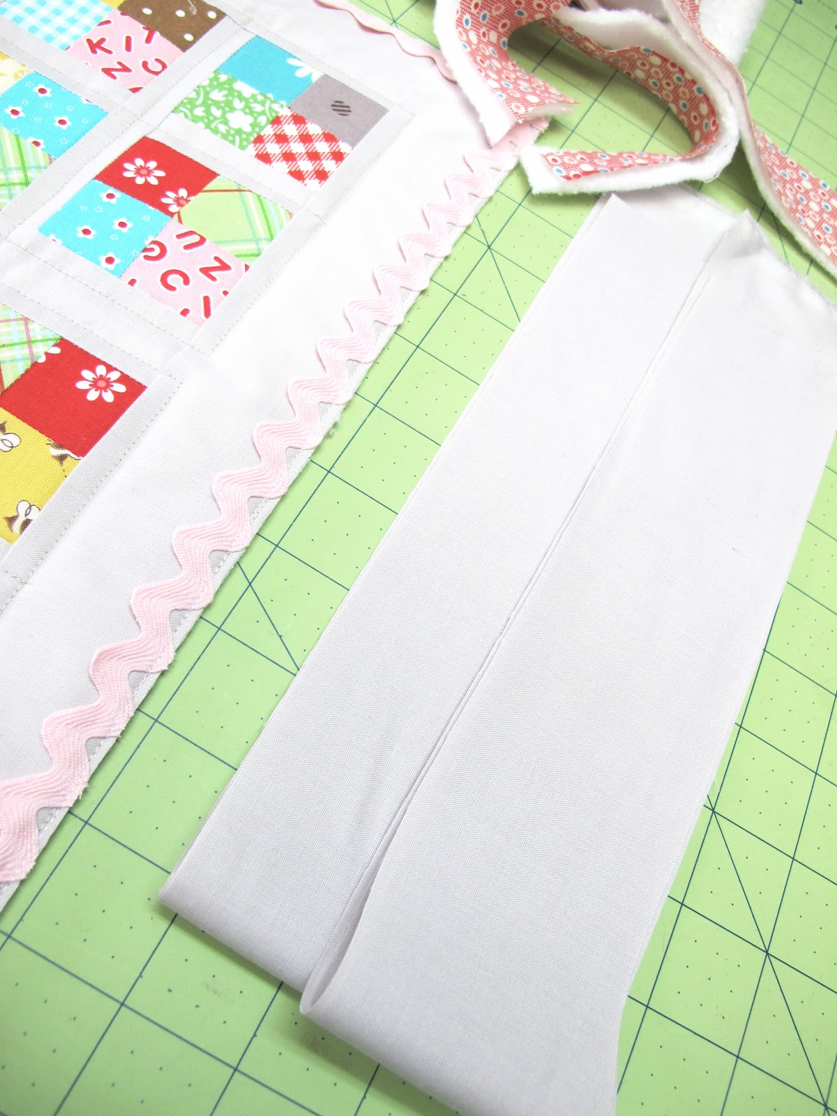 Bee In My How to Bind a Quilt and Other Quilty Projects...