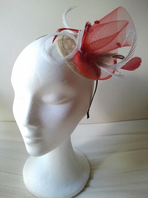 diadema, tocado, crin, rojos, beiges, ocres, plumas