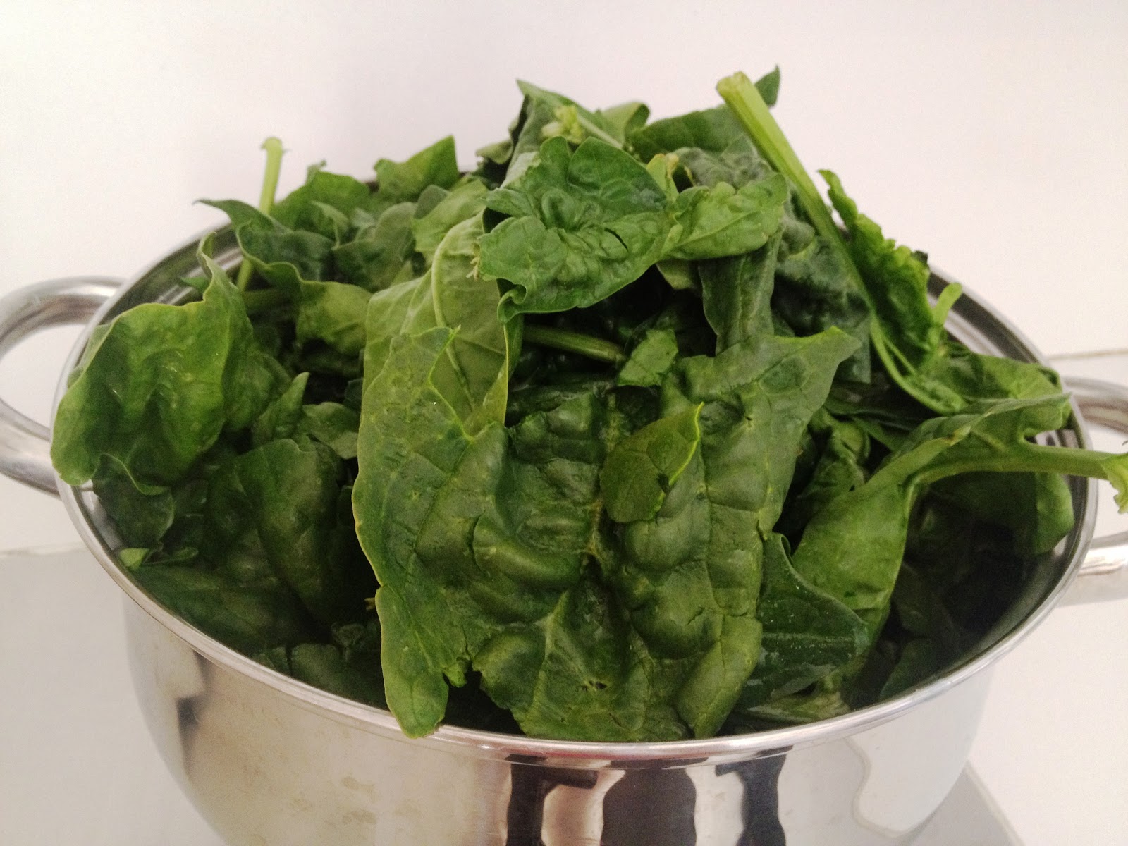 Eat Groovy Eat Groovy Q&A Spinach vs Kale Which Is Healthier?