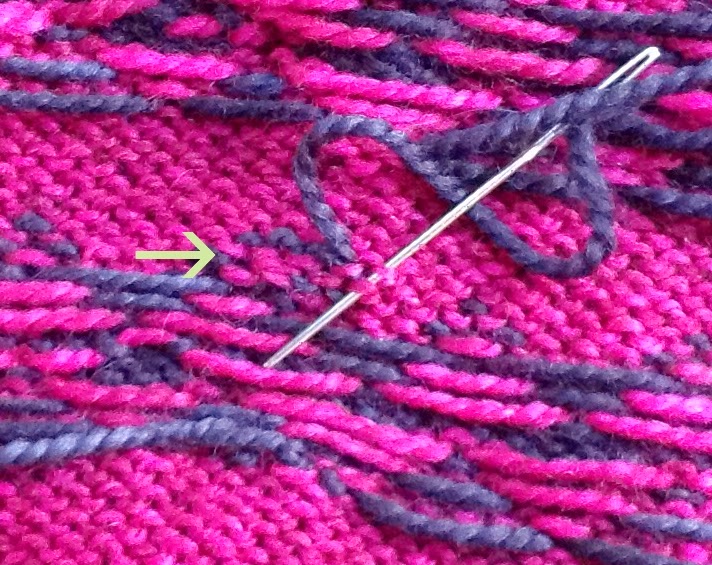 Arenda Holladay Weaving in Yarn Tails in Stranded Work