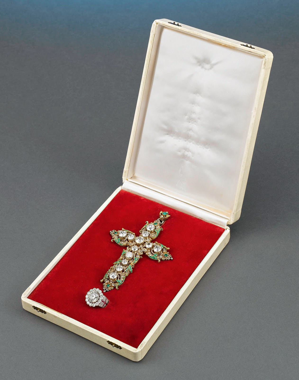 Jewelry News Network Pope Paul VI Diamond Jewelry Once Owned By Evel