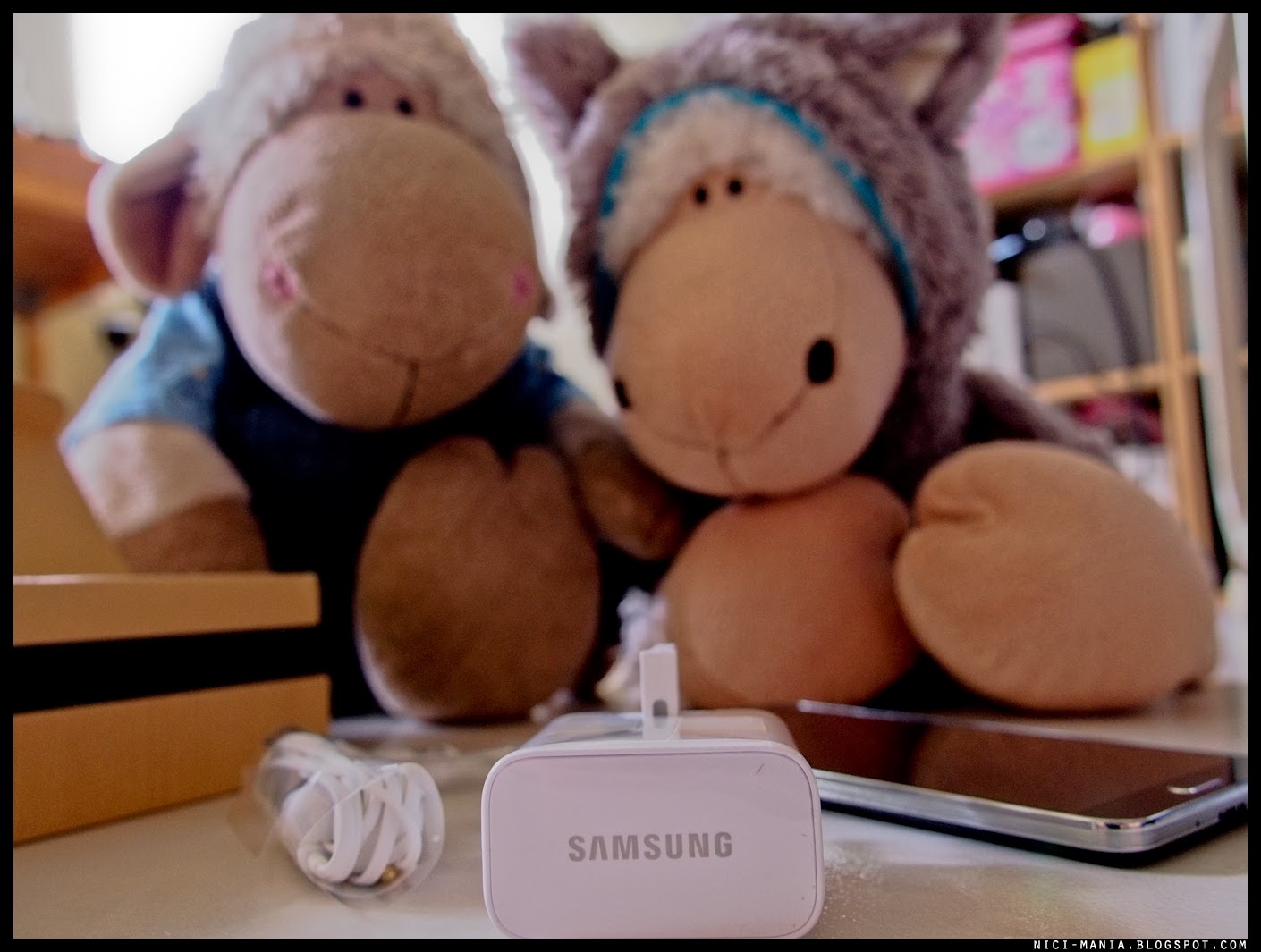 We noticed an interesting thing with the Galaxy Note 3 battery charger ...