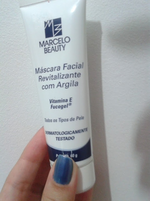 Leite branqueando a pessoa