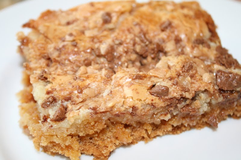 everything to entertain Gooey Toffee Butter Cake