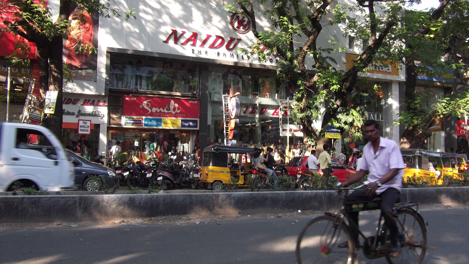 Living Chennai Pondy Bazaar