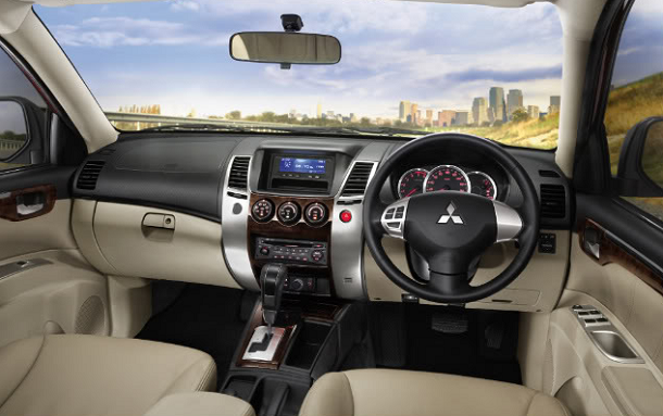 MITSUBISHI+Pajero+Sport+2014+dst.png