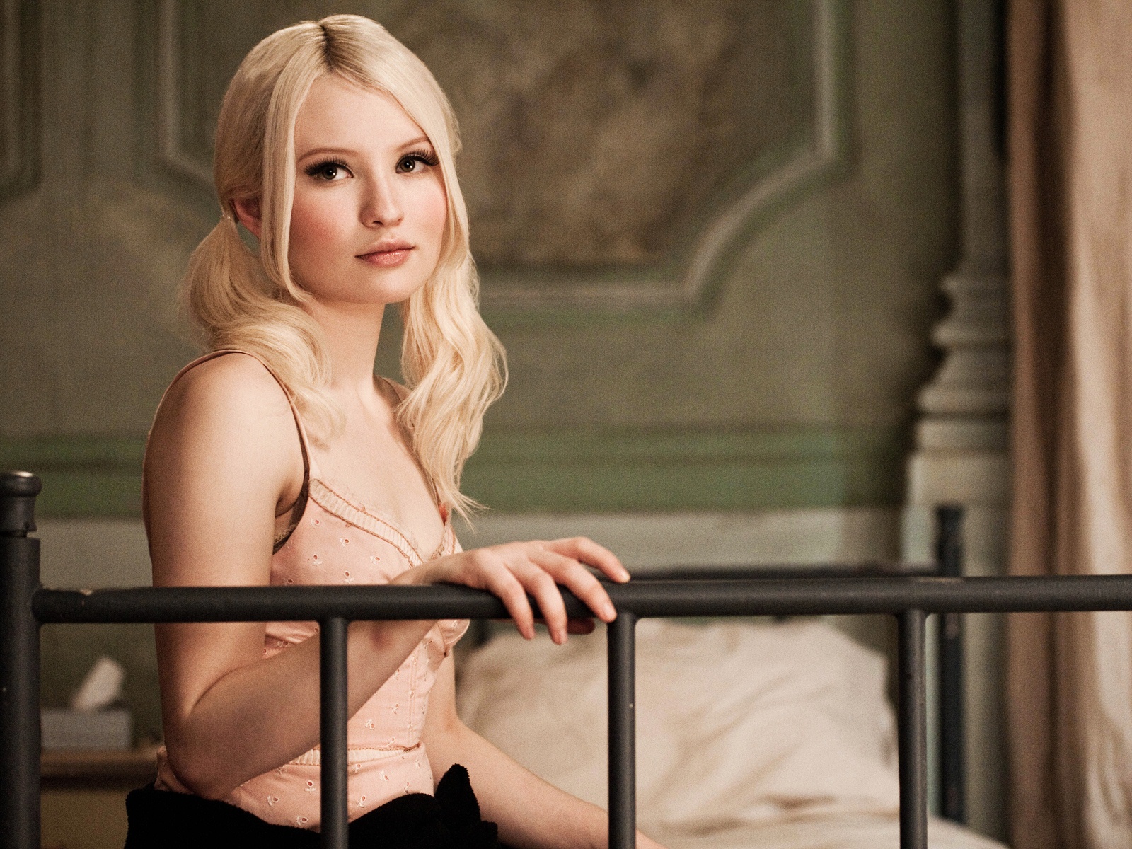 Sexy emily browning Actresses with