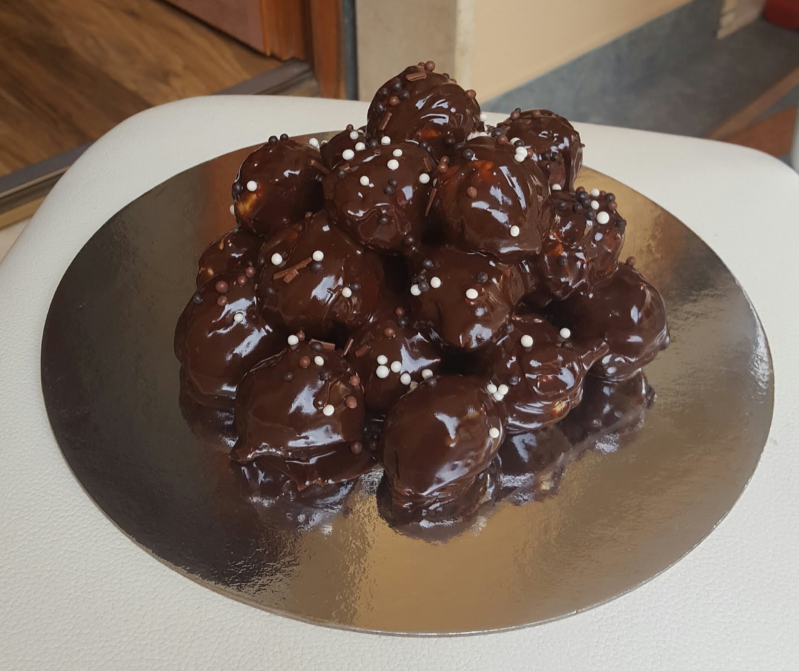 Profiteroles.