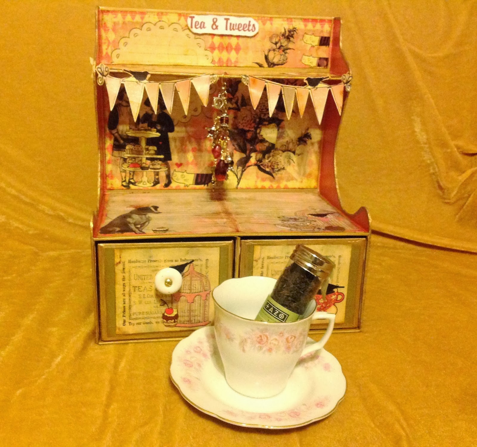 Heart of a Gipssy "Tea & Tweets" Tea Holder/Dispenser DT Project
