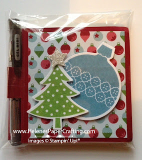 closeup of holiday post it note holder