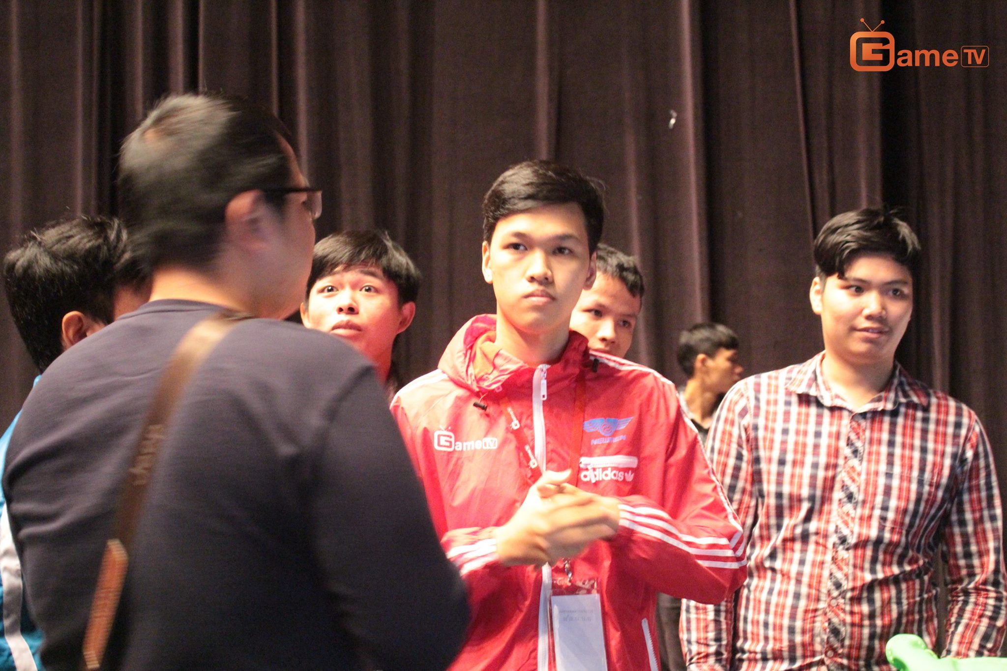 Truy Mệnh không tin vào mắt mình khi Chim Sẻ cầm Roman thắng Shang của Vô Thường