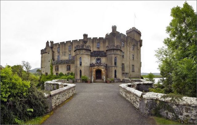 Dunvegan Castle Gardens Deviprasadregmi Info Wounded Bird Dunvegan Castle And Gardens Isle Of Skye