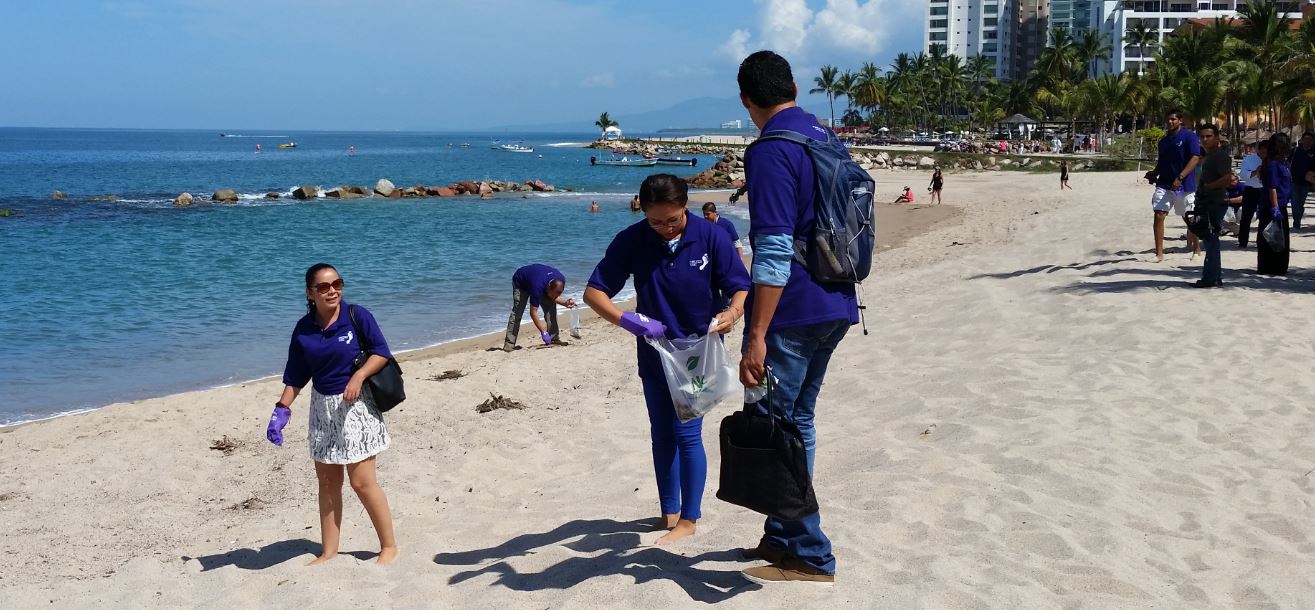Puerto Vallarta "Barefoot por Vallarta" Limpieza de Playas, 2731 de