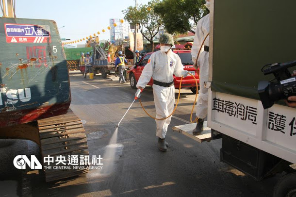 漢他病毒出血熱主要是經由常見的鼠類傳染,高雄市衛生局已啟動疫情調查並進行捕鼠滅鼠防治。 漢他病毒出血熱主要是經由常見的鼠類傳染,高雄市衛生局已啟動疫情調查並進行捕鼠滅鼠防治。