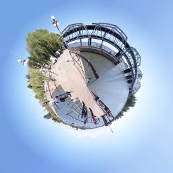 Mini Planet | puente Santa Lucía