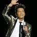 Aksi Bruno Mars Di Panggung Super Bowl XLVIII