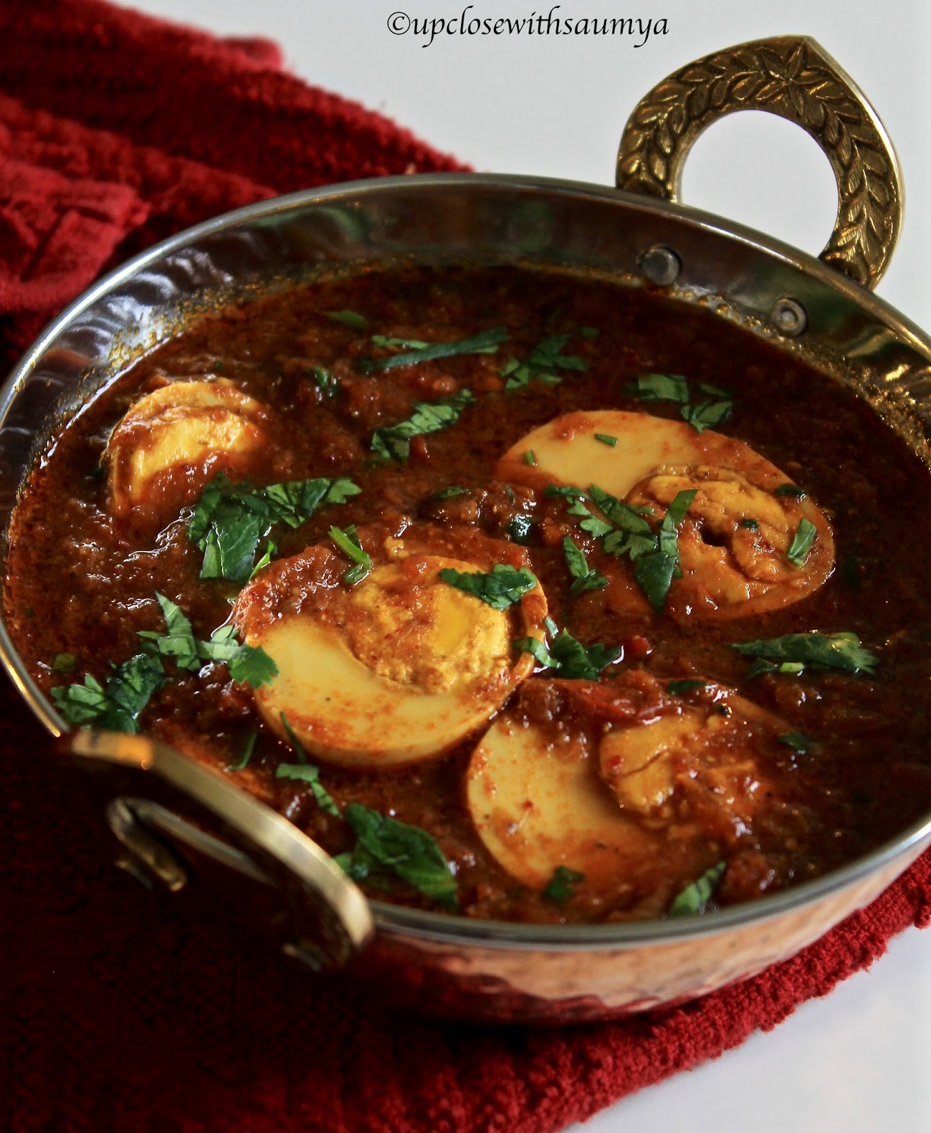 UpclosewithSaumya: Egg Curry (Hard boiled eggs in flavorful curry)