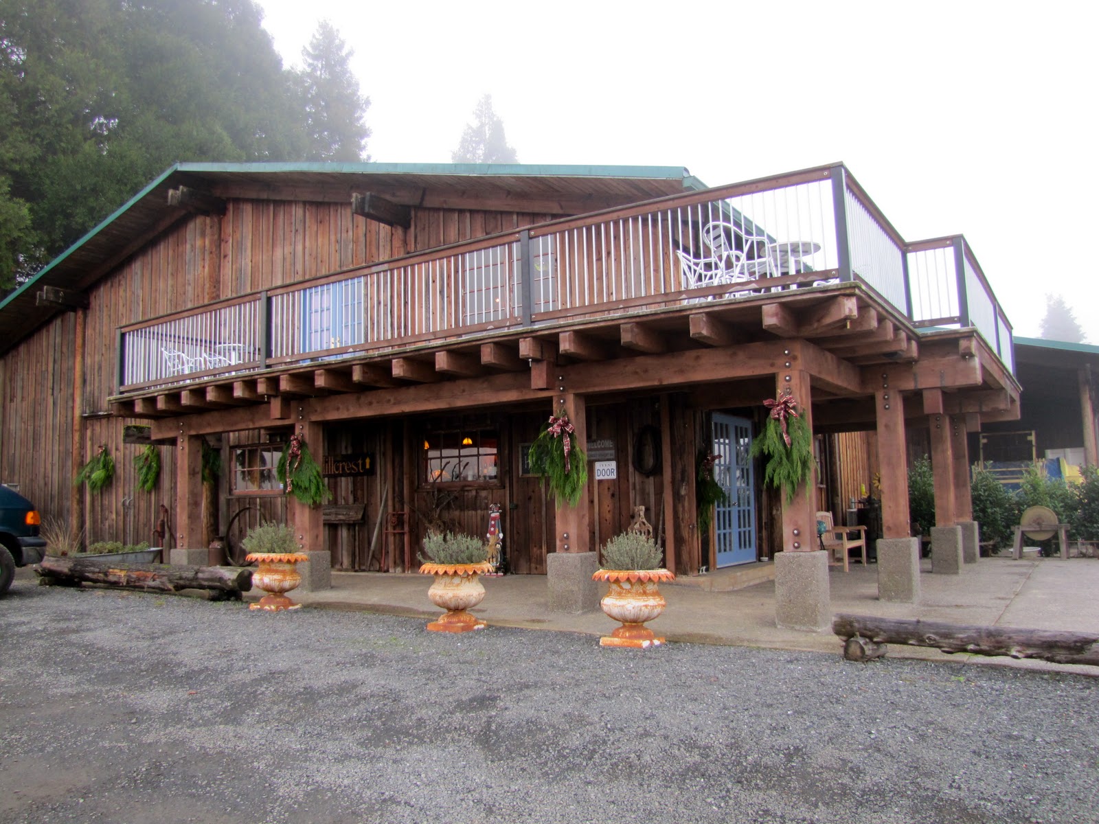 The Oregon Winery Review Wine Tasting in the Fog at HillCrest Vineyard