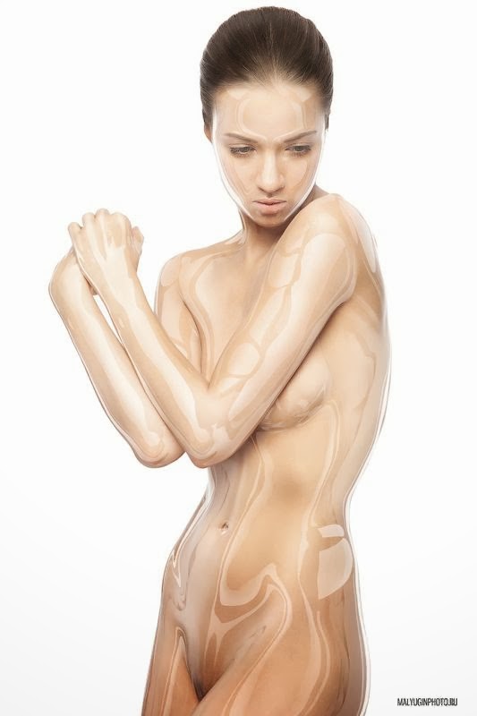 A beleza plástica da modelo Angelina Rybyakova fotografada por Mikhail Malyugin corpo sensual provocante