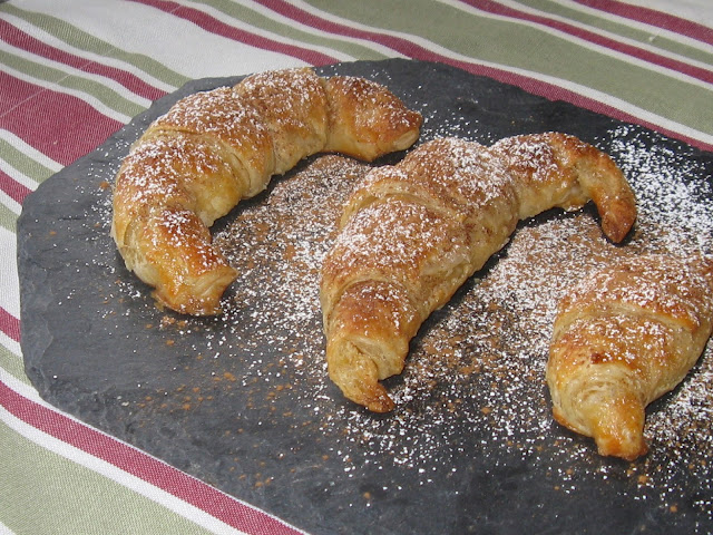 Cruasanes Rellenos De Crema Pastelera
