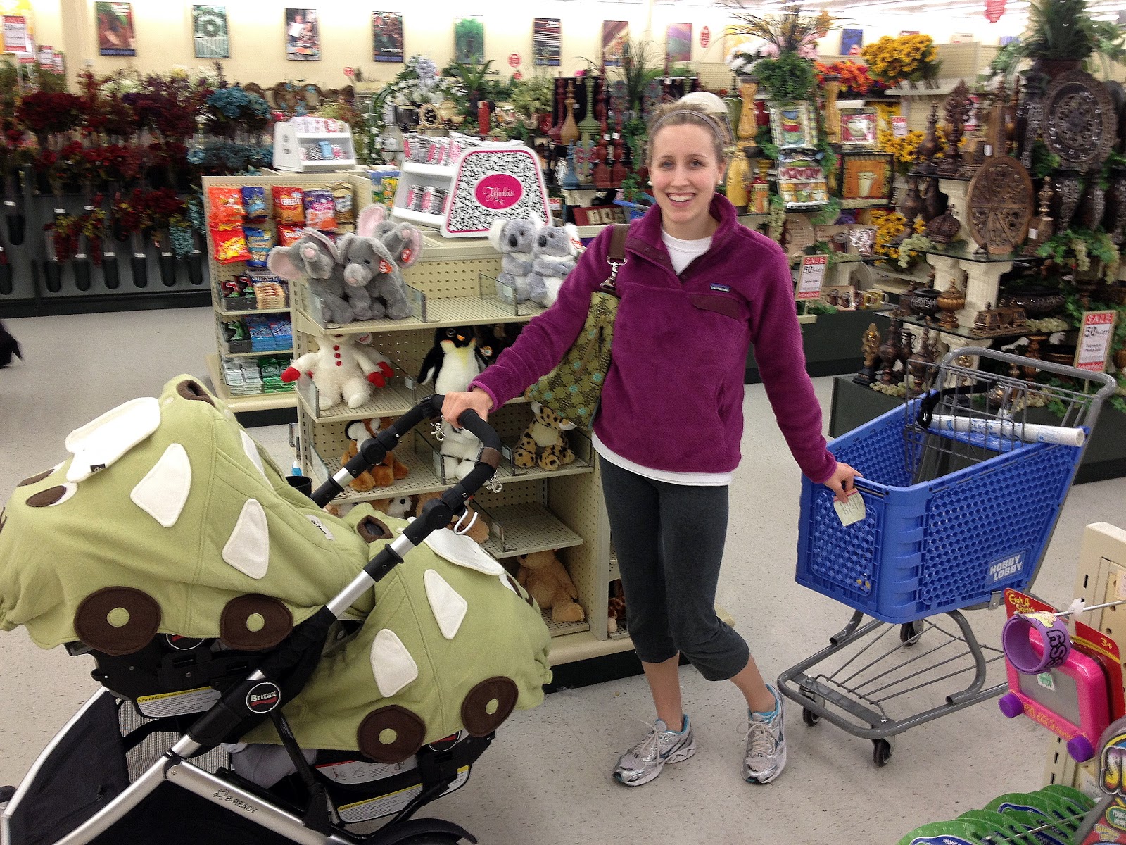 Infant carriers and grocery carts(?) r/beyondthebump