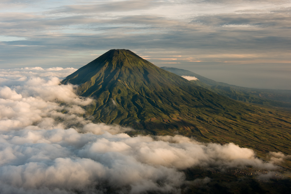 Banyaknya Gunung di Area Jawa Tengah - pendakislow