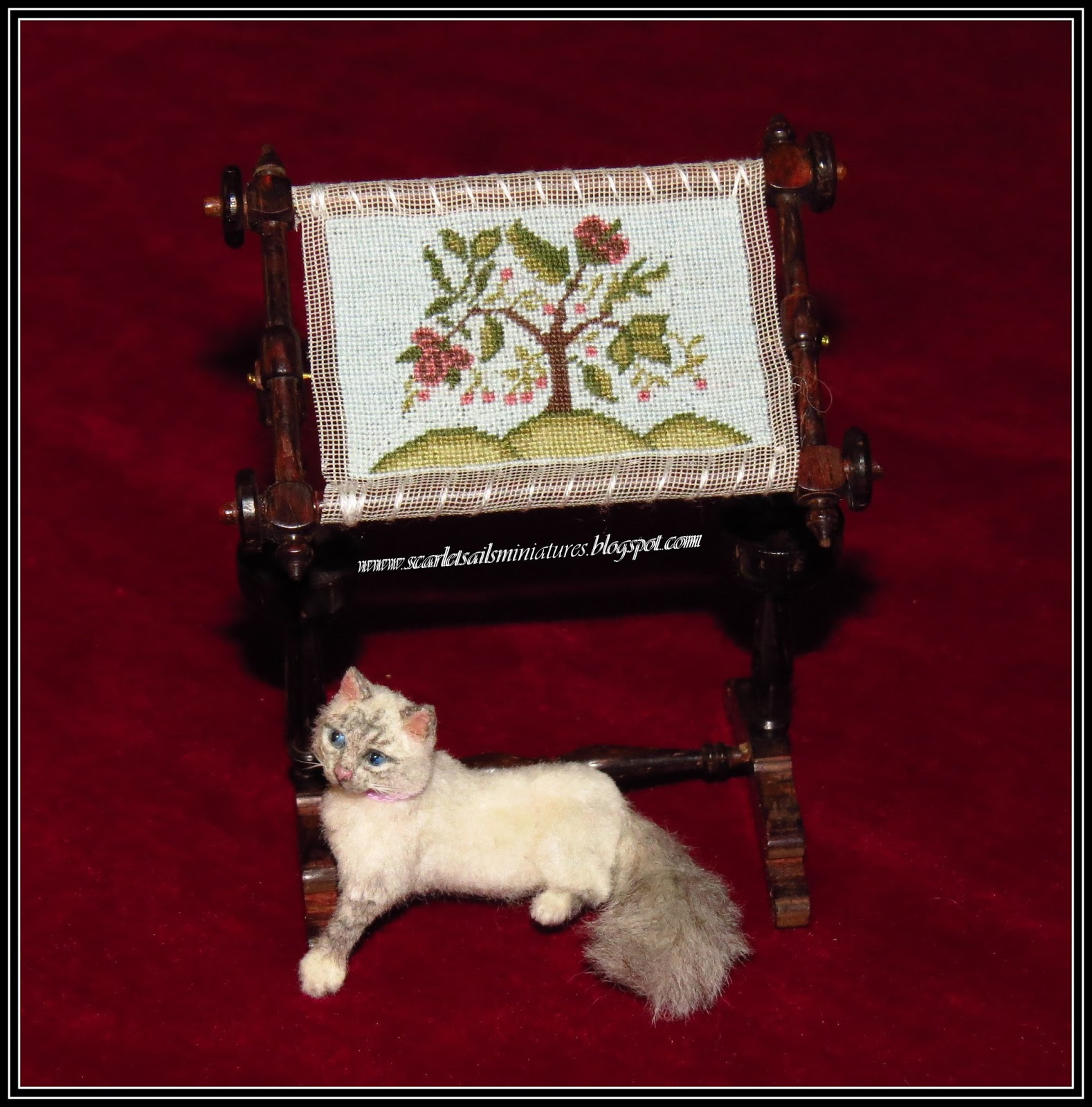 Natalia's Fine Needlework Dollhouse Miniature Needlework Frame 1/12th