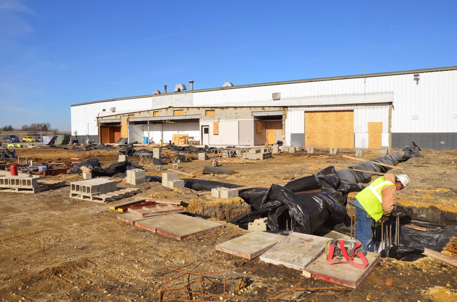P.J. Hoerr, Inc. Yemm Ford Dealership Renovation/Addition