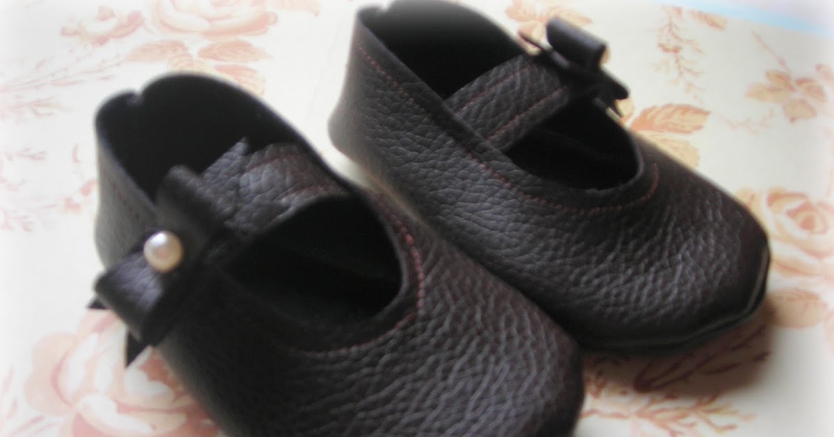 crafty couple Turn an old purse into baby mary janes