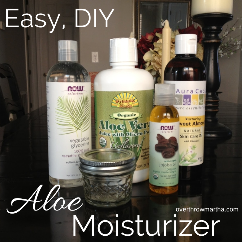 Easy, DIY Aloe moisturizer is great for all kinds of skin problems #acne #wrinkles #dryskin