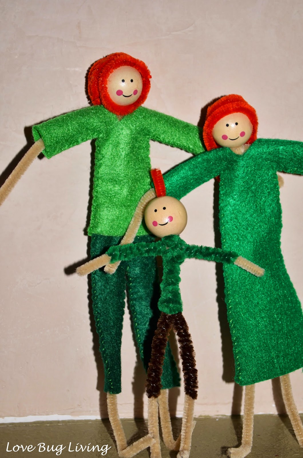 Love Bug Living Pipe Cleaner & Felt Leprechaun Family