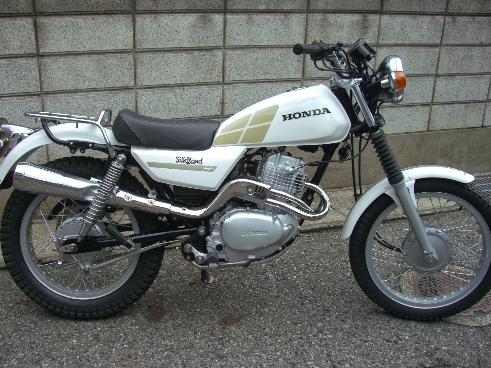 バイク工房shin S Blog Hondaシルクロード 遂に誕生 やっとカイ