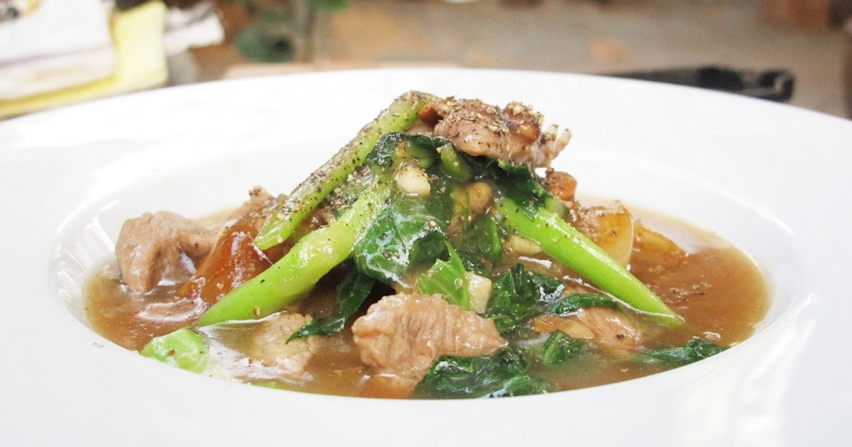 KitchenAholics Thai Style Noodles in Gravy (Rad Na, Lard Nar)