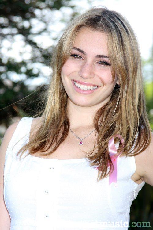 Pretty Girl 080411 Sophie Simmons Let's take a poll