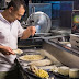 Pizzaiolo inventa pizza feita com 99 tipos de queijo diferentes