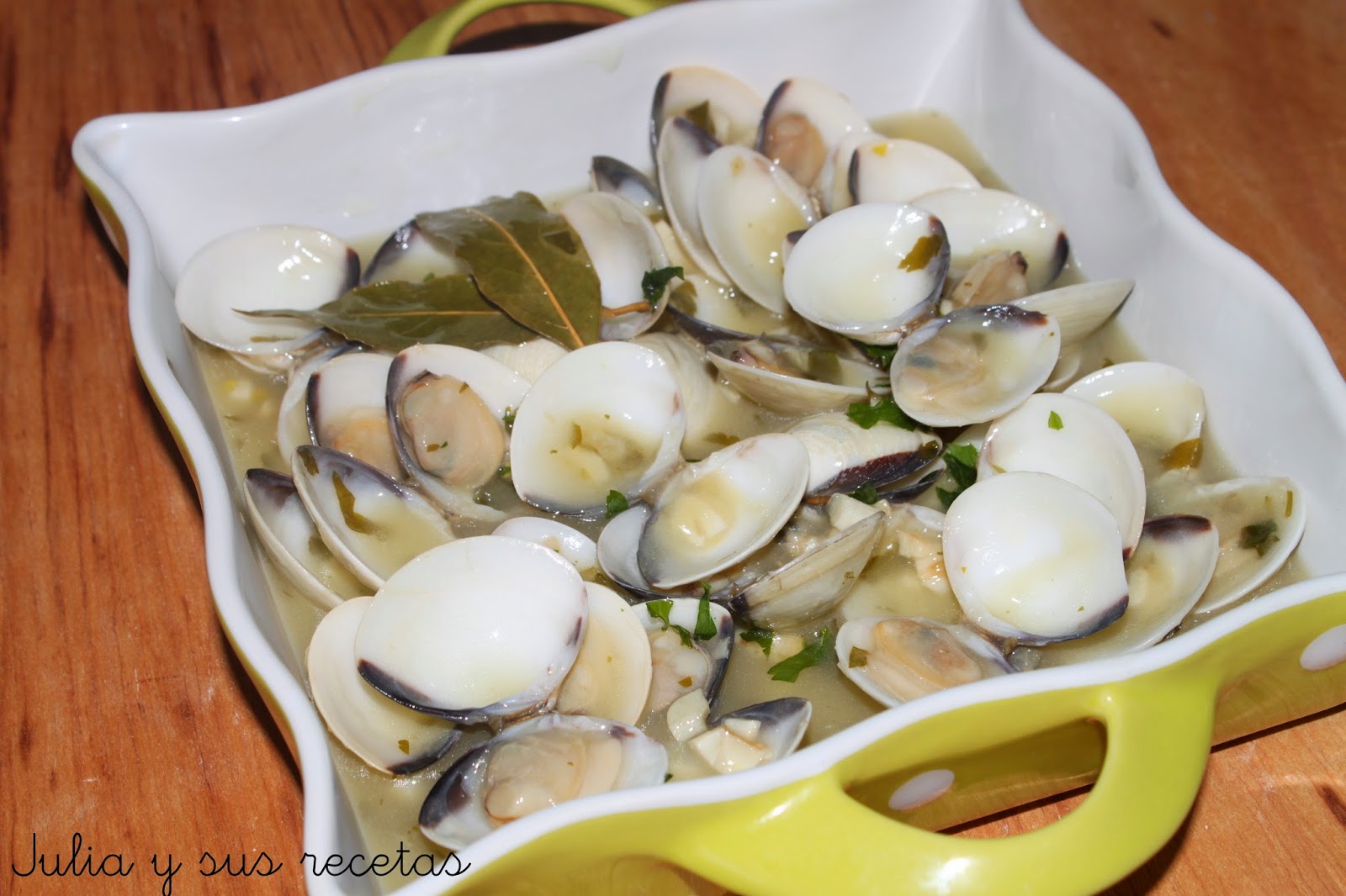 JULIA Y SUS RECETAS ALMEJAS EN SALSA VERDE