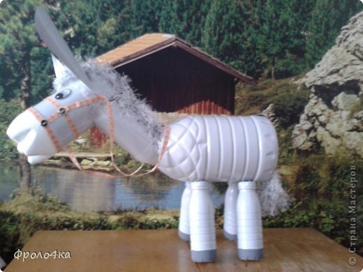 Burro hecho de botellas de plástico. (Pet) ~ Arte & Reciclaje
