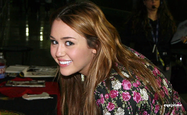 http://3.bp.blogspot.com/-otxHq_C88-I/TVW52qMc-2I/AAAAAAAAUEo/0xnmyQFYX8I/s640/miley_eyeprime_66.jpg