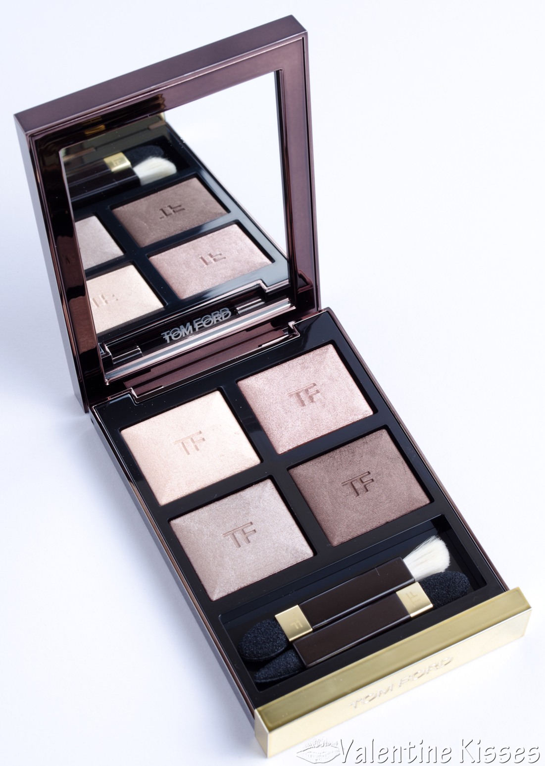Valentine Kisses: Tom Ford Eye Color Quad in Nude Dip: tons of swatches,  pics and complete review