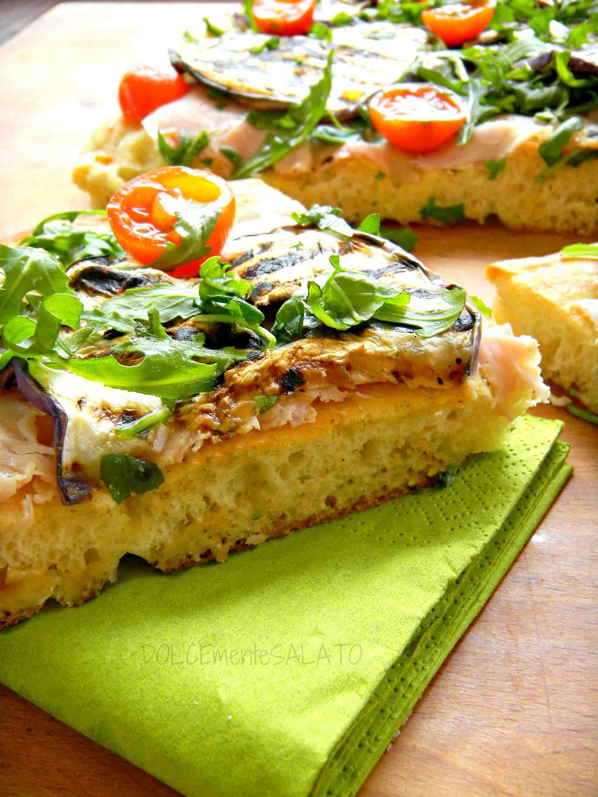 DOLCEmente SALATO Focaccia fredda con prosciutto, melanzane, rucola e