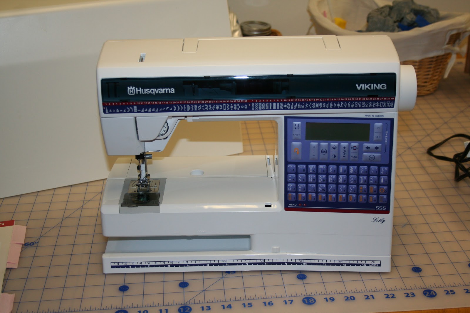 Tammy's Craft Emporium Husqvarna Lily 555 new to me sewing machine