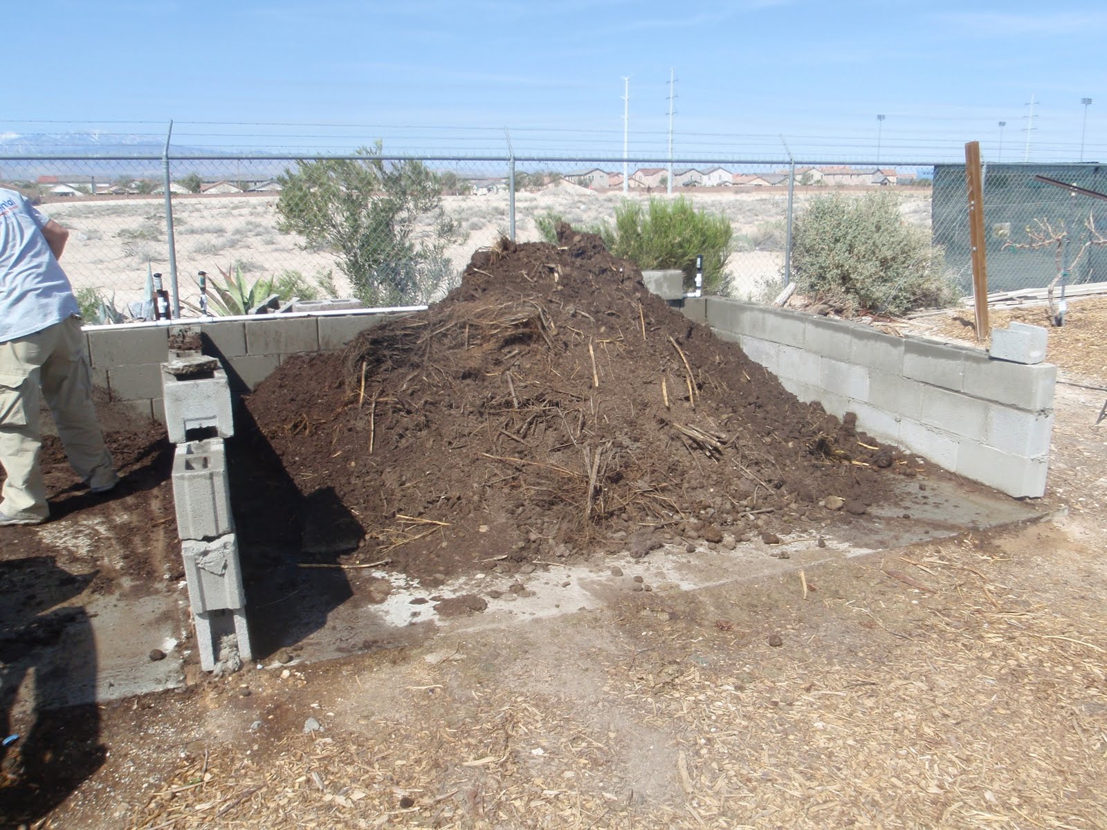 Xtremehorticulture of the Desert Composting in New York is Identical to Composting in the