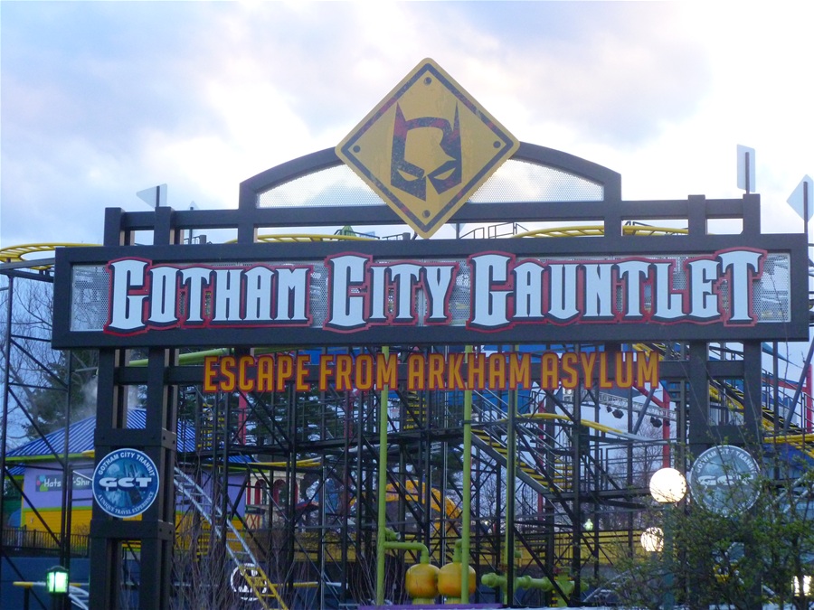 Thrill Rider! Gotham City Gauntlet Escape from Arkham Asylum Six Flags