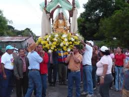 VENERACION DE VIRGEN