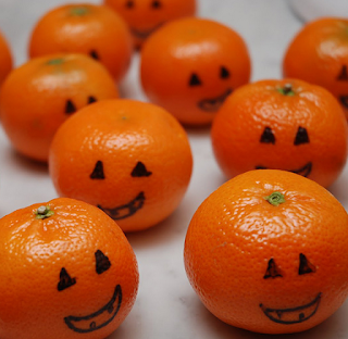 Clean Eating, Meal Planning, 21 Day Fix, Healthy Halloween Snacks, Healthy Halloween, Halloween Snacks, Halloween Party Ideas, Successfully Fit, Lisa Decker, Jack-o-Lantern tangerines 
