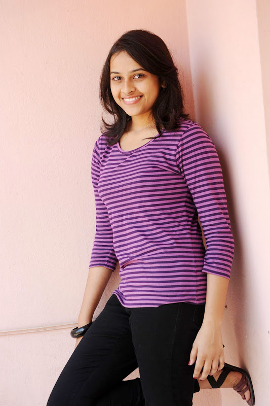 Sri Divya  Telugu Hot Teen Actress Cute Photo Shoot Gallery cleavage