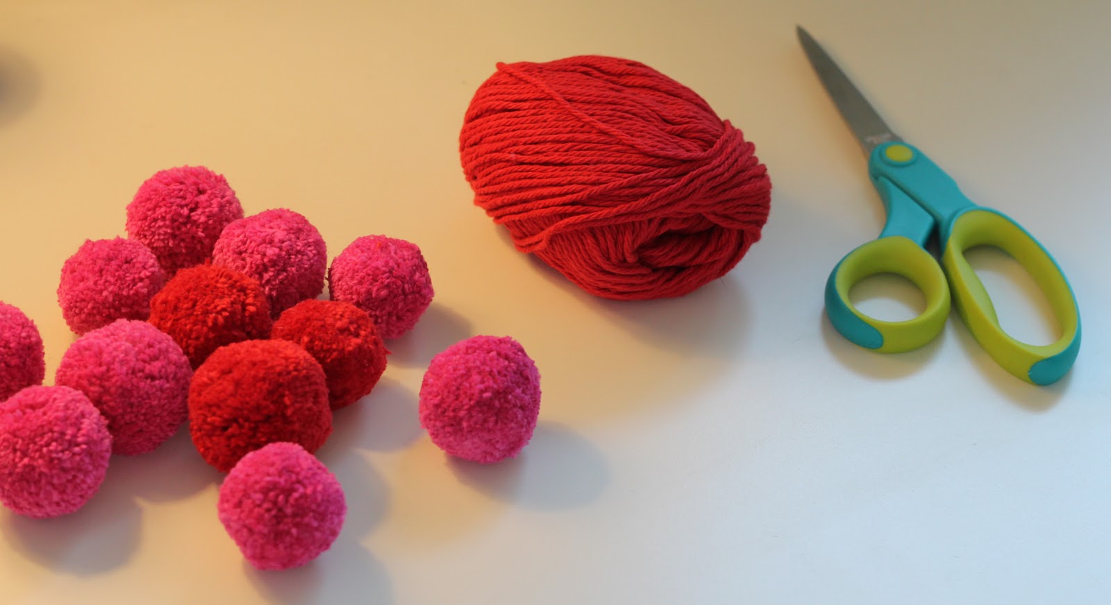 Dill Pickle Design Pom Pom Flower Tutorial