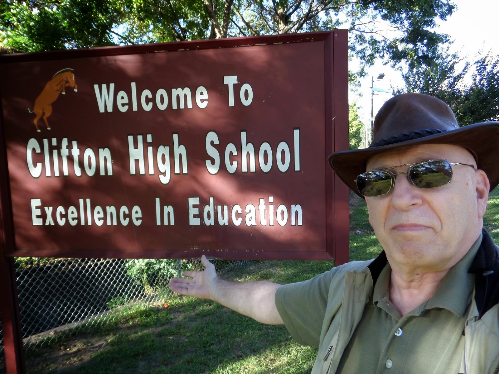 2 Live Freely November 2014