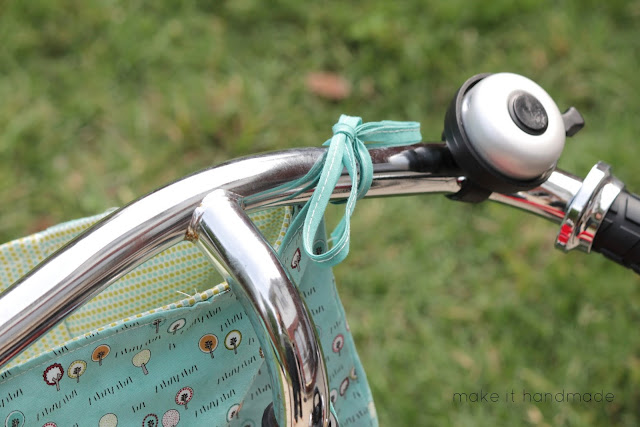 The Valencia Street Bike Basket-- Make a bike basket from a pair of fat quarters. Tutorial by Make It Handmade