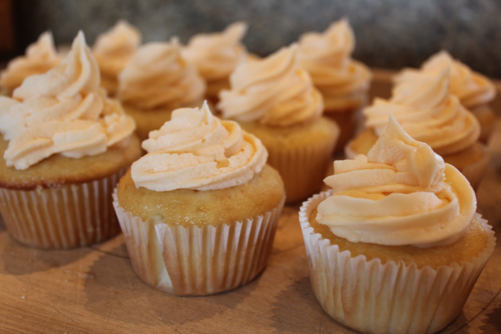 Vanilla Cupcake With Buttercream Frosting Vanilla Cupcake With Buttercream Frosting